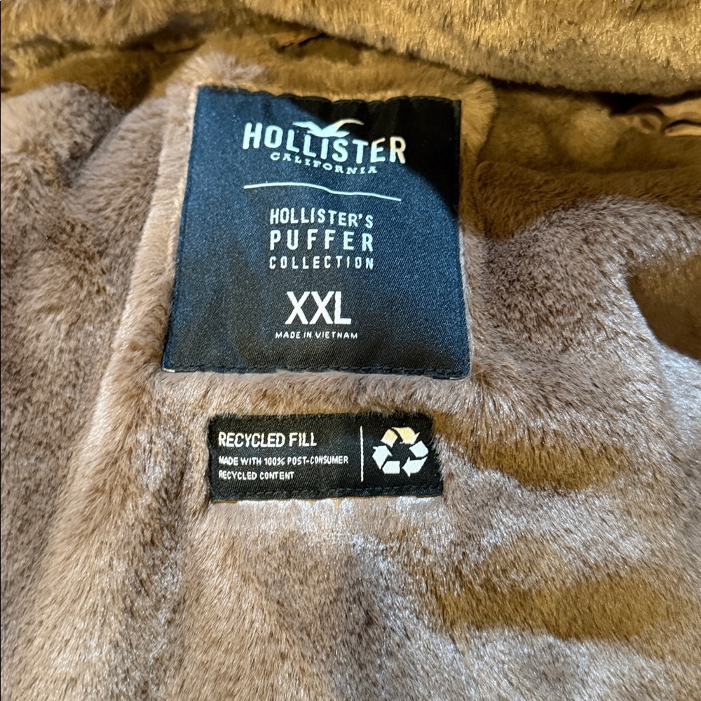 #20. Hollister Long Tan Puffer Coat with Fur Trim. Xxl - Picture 12 of 15
